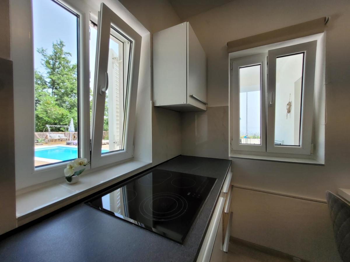 Ferienwohnung Mit Pool Kroatien Mit Meerblick Und Pool 洛夫兰 外观 照片
