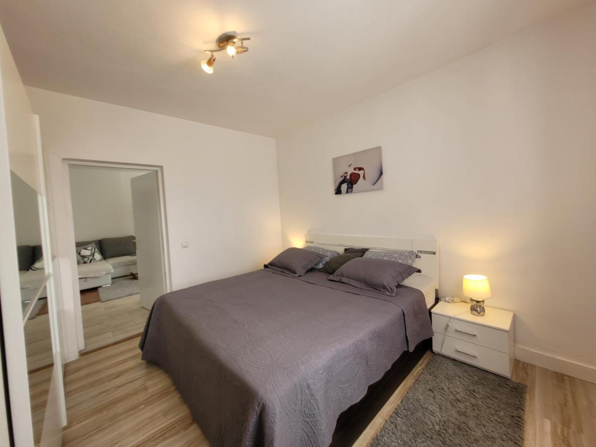 Ferienwohnung Mit Pool Kroatien Mit Meerblick Und Pool 洛夫兰 外观 照片